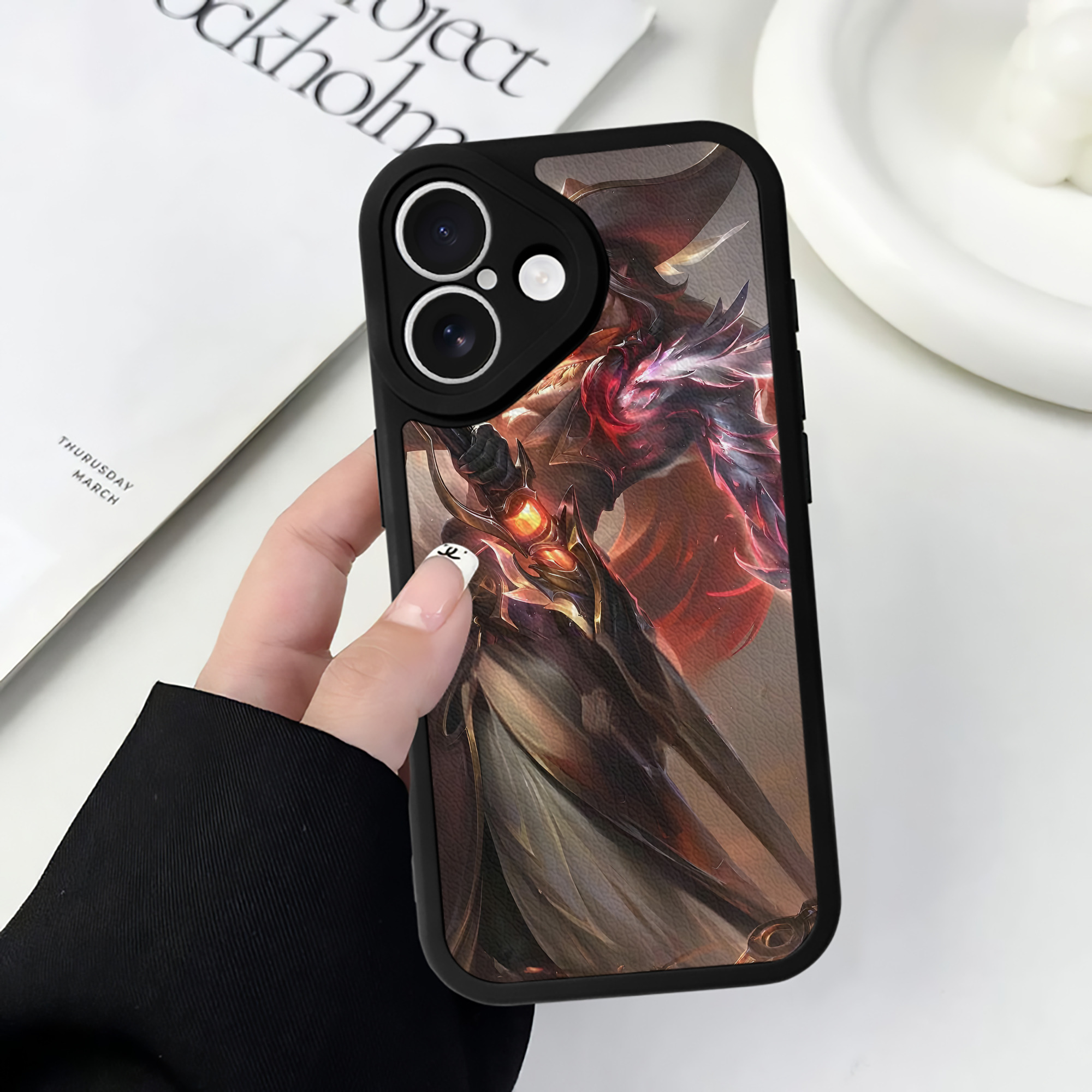 リーグ・オブ・レジェンド League of Legends LOL 【iPhone 16シリーズ対応】シリコンスマホケース（レザー調） 材質：シリコン